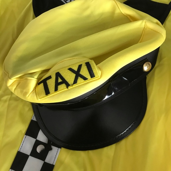 Woman’s Costume - Picture 7 of 12